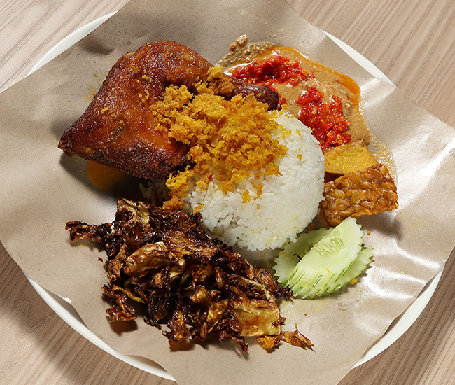 Ayam Gepuk Hut